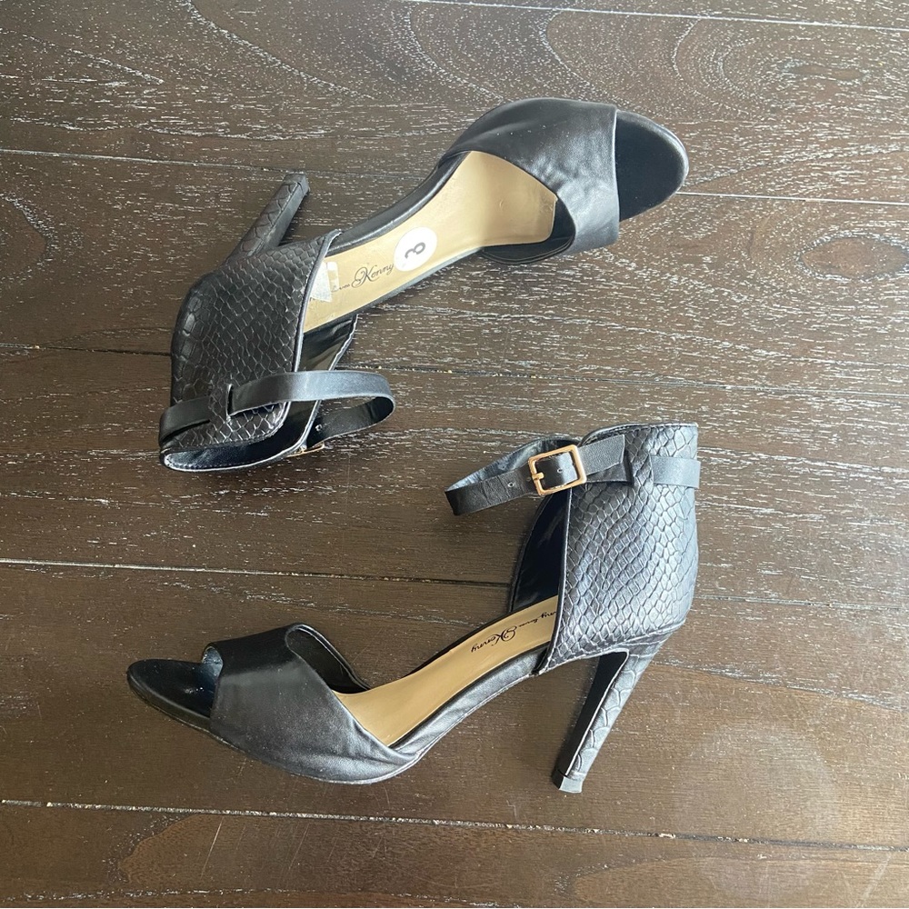 Penny Loves Kenny Croc Embossed‎ Ankle Strap Black Heels Size 8
